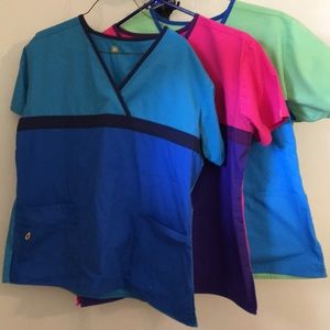 WonderWink color blocked scrub tops size Large